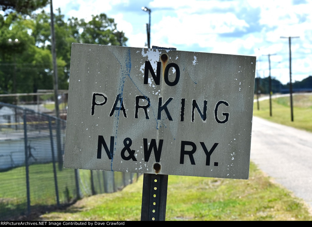 Old N&W Sign